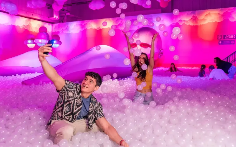 Mall Of America Unveils New Bubble Planet Immersive Experience (blooloop)