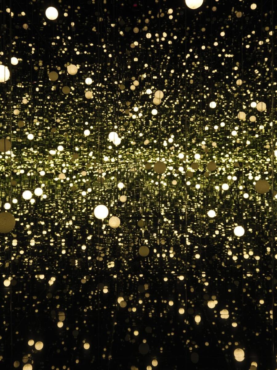 INFINITY MIRRORED ROOM – DANCING LIGHTS THAT FLEW UP TO THE UNIVERSE Immersive Event - Main Image